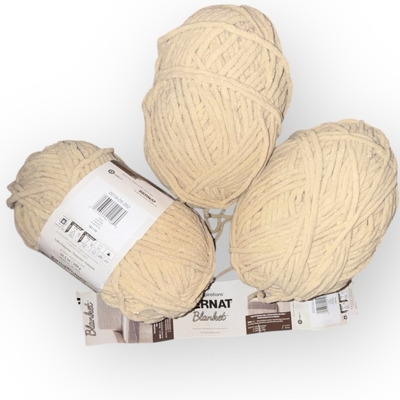NWT Bernat Blanket Yarn in Almond - 3 Skein Same Lot - Picture 2 of 9